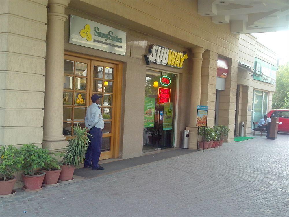 Savoy Suites Noida Exterior foto