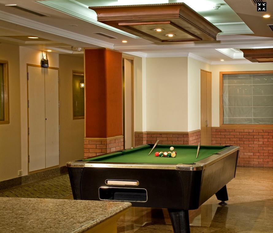 Savoy Suites Noida Exterior foto